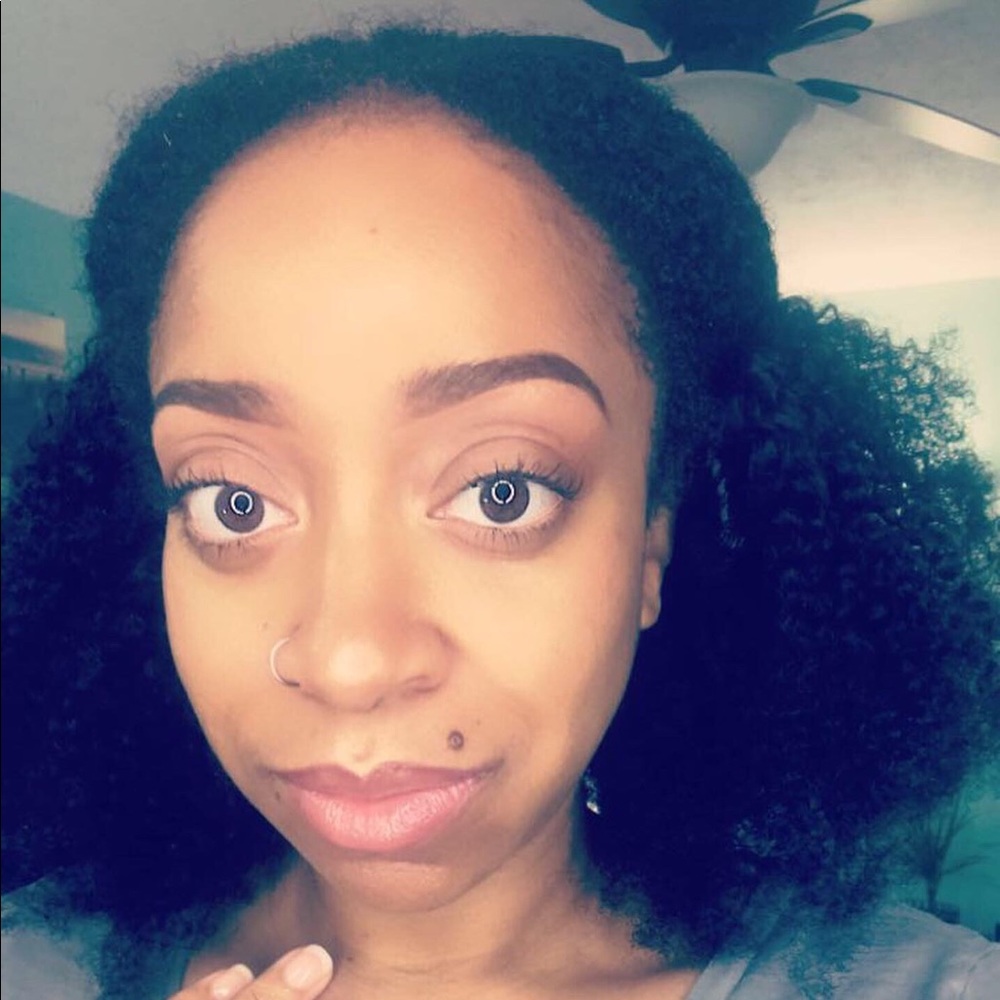 Meet your Posher, Sieta